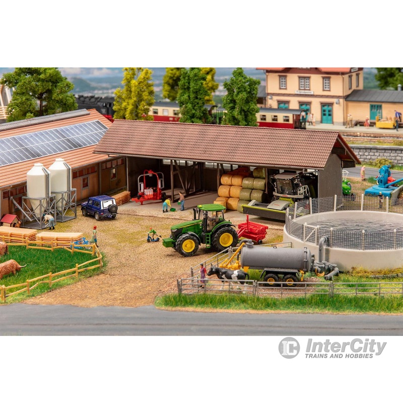 Faller 130584 HO Equipment shed, slurry pit and feed silos