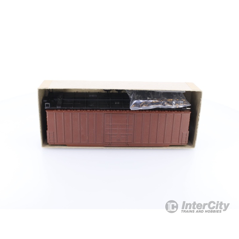 Roundhouse 1820 HO 50′ Rib Side Box Car Kit Undecorated