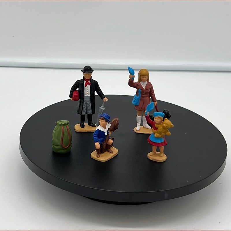 LGB Figure Pack Family of Four (4) G SCALE USED