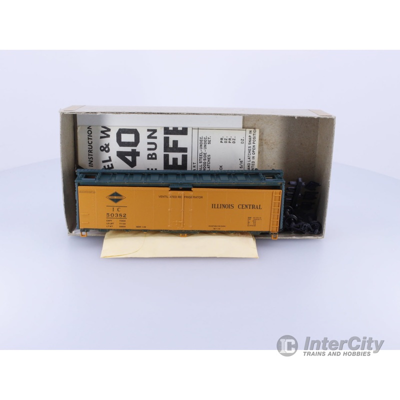 Athearn 1985 HO 40′ Steel Reefer Limited Edition Illinois Central (IC) 50382