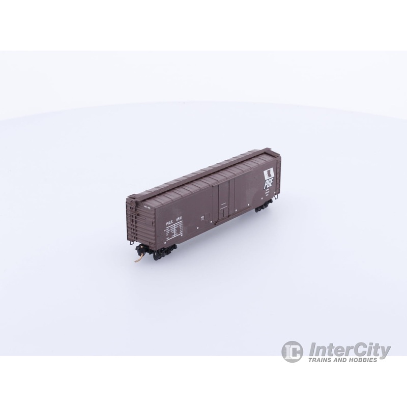 Micro Trains 32260 N Boxcar, 50′, Steel, Plug Door Pacific Great Eastern (PGE) 4521 (#1)