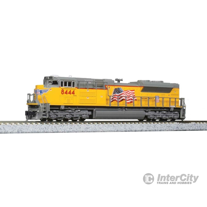 Kato 1768438 EMD SD70ACe – Standard DC — Union Pacific #8497 (Armour Yellow, gray; “Building America” Logo, U.S. Flag)