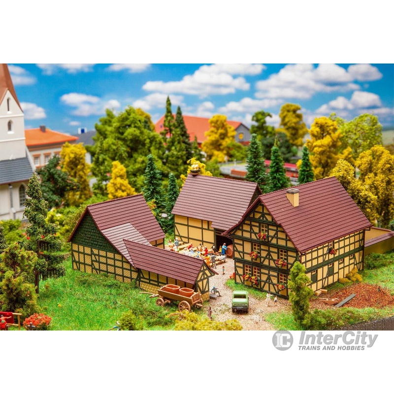 Faller 232188 N Vine-growing estate with Vinegrower’s taverne