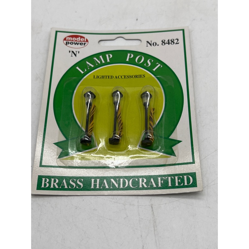 Model Power 8482 lamp post set of 3 N scale NEW
