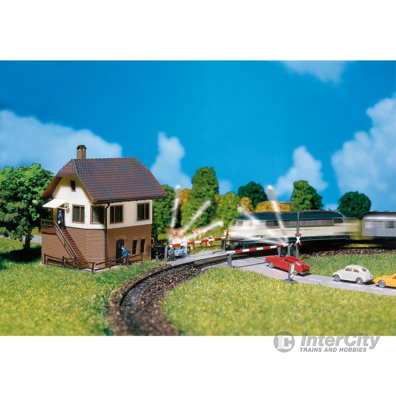 Faller 222170 N Level crossing with signal tower