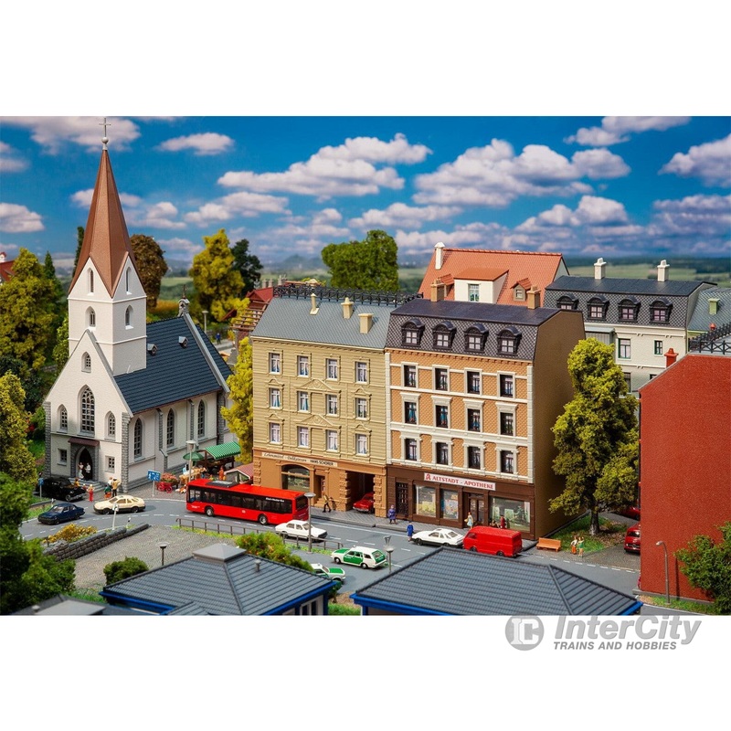 Faller 232384 N Apartment buildings with pharmacy and delicatessen shop