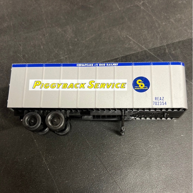 Walthers Piggyback Semi Trailer C&O HO SCALE USED