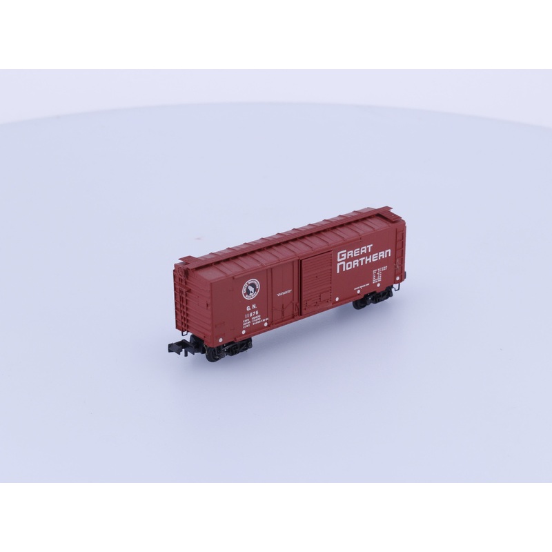 Micro Trains 22021 N 40′ Standard Box Car Plug & Sliding Door Great Northern (GN) 11876 (#1)