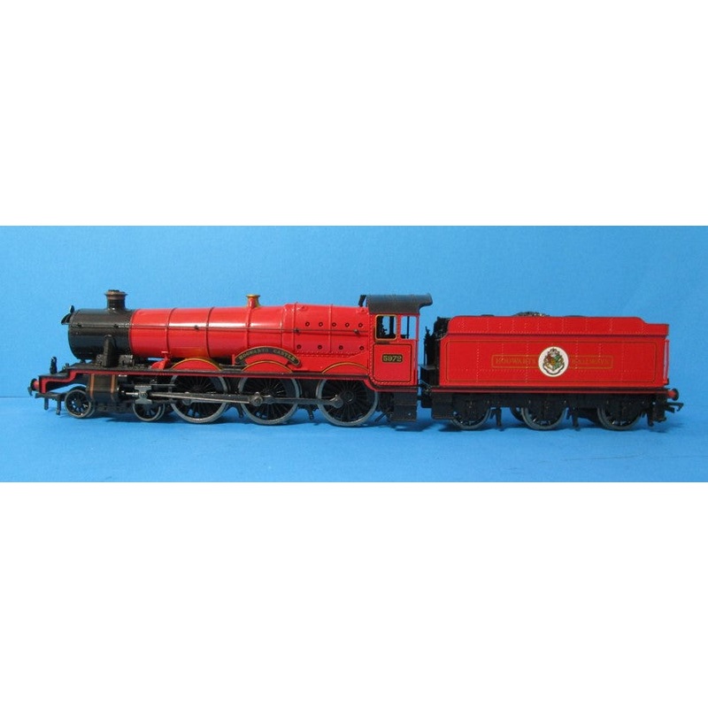 00650-5972 BACHMANN 4900 Class 4-6-0 5972 Hogwarts Castle in Hogwarts Railways red – split from set – BOXED