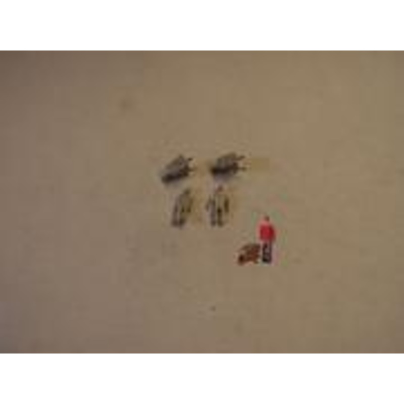 C24 P&D MARSH Man pushing wheelbarrow pack of 2 – N Gauge – unpainted