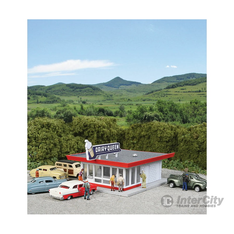 Walthers Cornerstone 3845 Vintage Dairy Queen(R) — Kit – 2-7/16 x 1-15/16 x 1-5/16″ 6.1 x 4.9 x 4.9cm