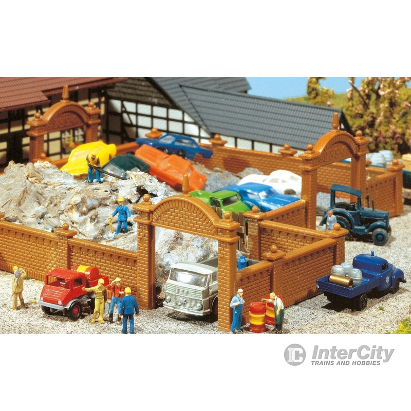 Faller 272405 N Factory wall, 684 mm