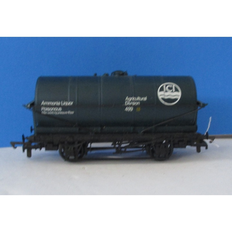 37453 Mainline 20 Ton tank wagon “ICI Ammonia LIQUEUR” 499 – UNBOXED