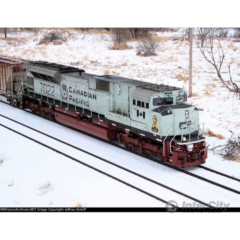 Kato 176-8543 N Canadian Pacific SD70ACu #7022 Navy Grey Military Series