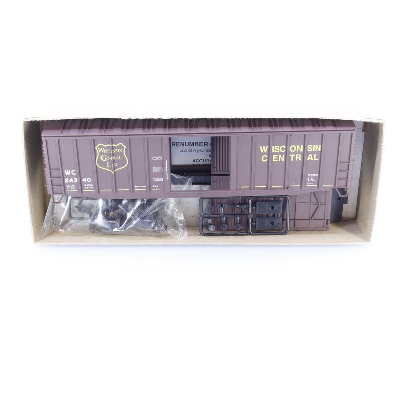Accurail 5638 HO 50′ Ext. Post. Boxcar Wisconsin Central (WC) 24340