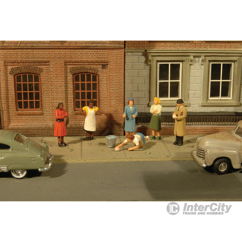 Bachmann 33167 Sidewalk People pkg(7)