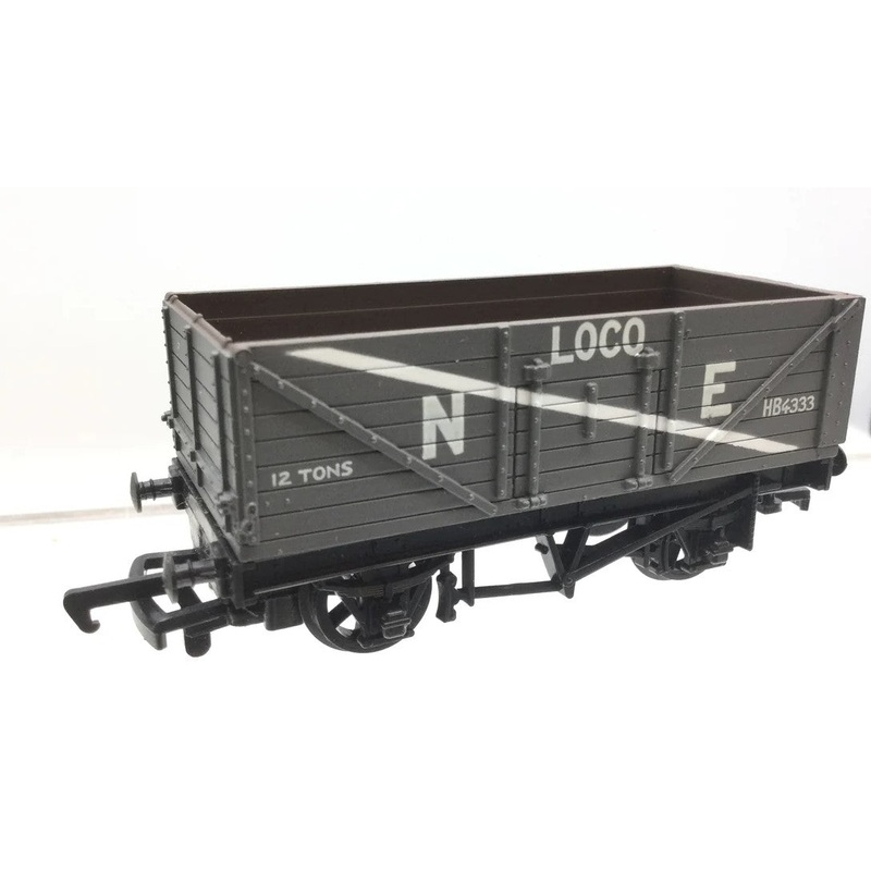37126 Bachmann  7 Plank Wagon N.E. Loco Coal – UNBOXED
