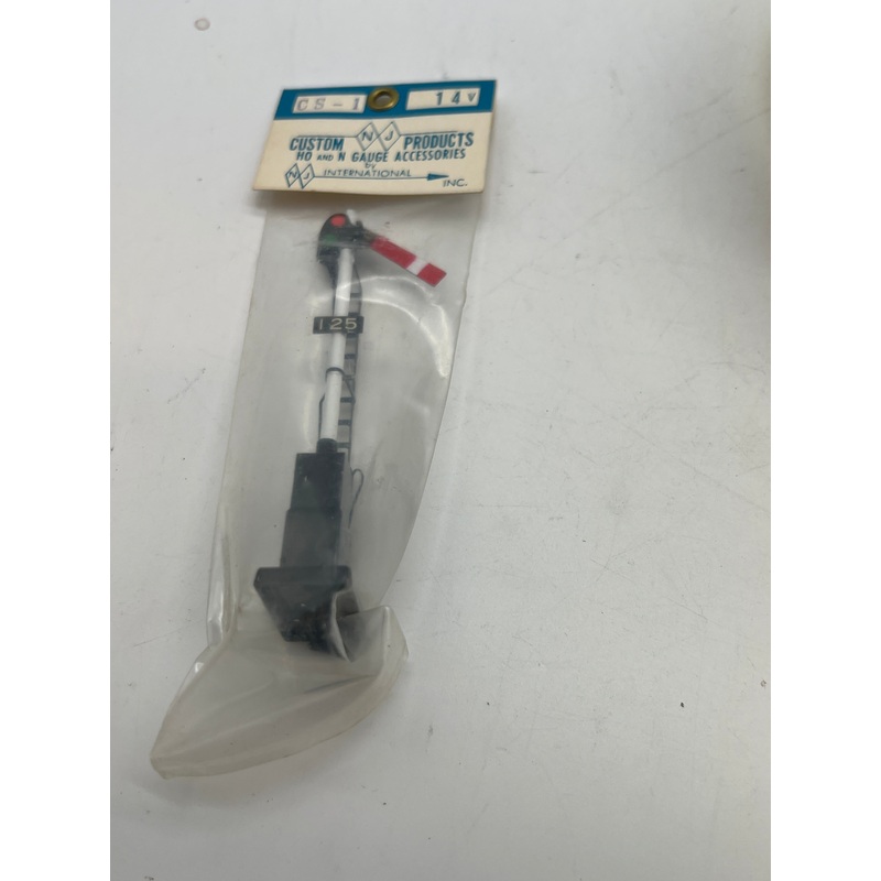 Nj international cs-1 Semaphore CS-1 HO SCALE NEW