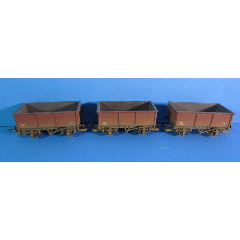 R6155-P01 HORNBY 25 Ton BR Stone mineral wagons in BR bauxite B385641, B385642 & B385643, weathered, pack of 3- UNBOXED