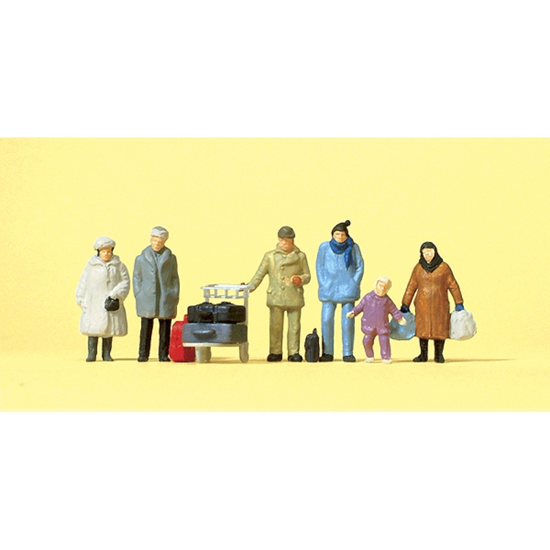 Preiser Kg HO 14038 Passengers – Travelers in Winter Clothing pkg(6)