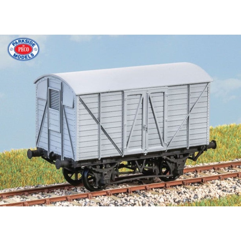 PC88 PARKSIDE GWR 10T Banana Van Fruit B Kit  includes metal wheels with transfers