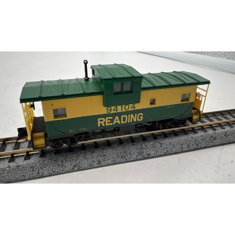 Atlas 30309 N Scale Reading Extended Vision Caboose #94104 Like New
