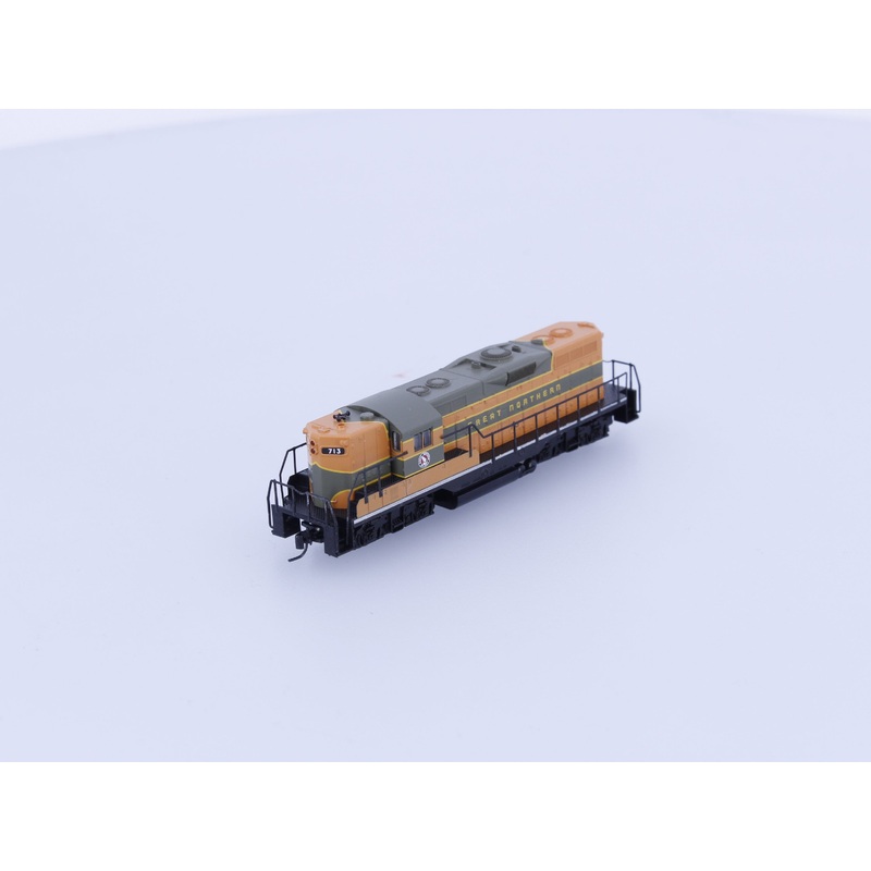 Micro Trains 982 01 192 Z GP9 Diesel Locomotive Great Northern (GN) 713 Analog DC