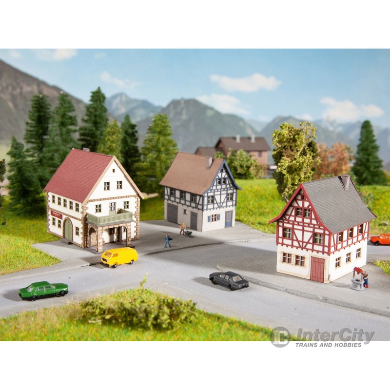 Noch 44310 Z Village Set, 3 pieces