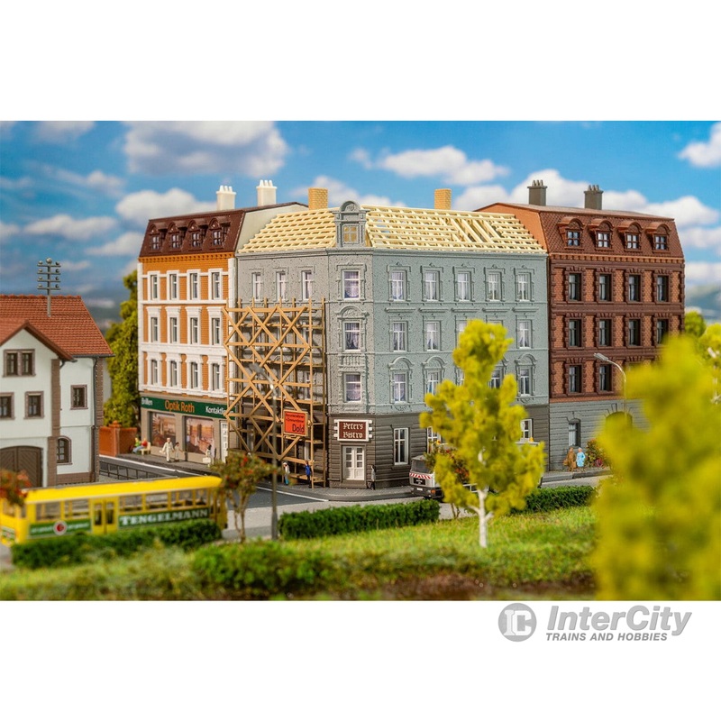 Faller 232166 N Townhouse under reconstruction