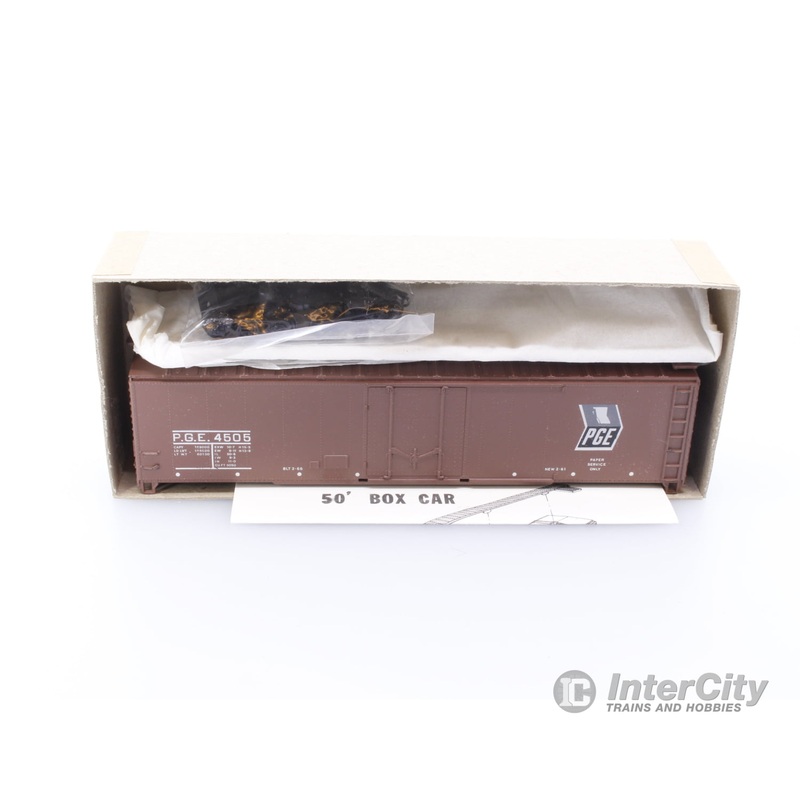 Roundhouse 1266 HO 50′ Plug Door Box Car Kit Pacific Great Eastern (PGE) 4505