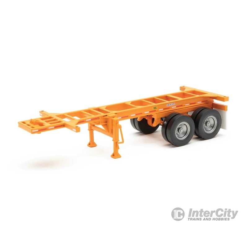 Walthers SceneMaster 4502 20′ Container Chassis (2-Pack) — Orange