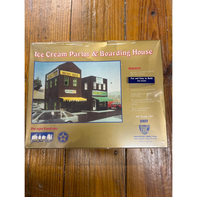 IHC 3507 Ice Cream Parlor & Boarding House HO SCALE NIB