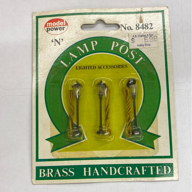 Model Power 8482 Lamp Post set of 3 N scale