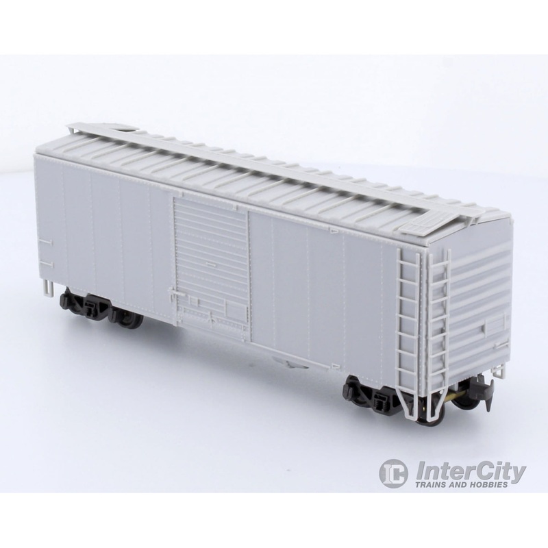 Trains Canada HO Scale Undecorated 40′ NSC Box Car (Horn Hook Couplers)