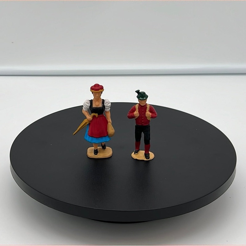 LGB Figure Pack Alpine Couple A (2) G SCALE USED