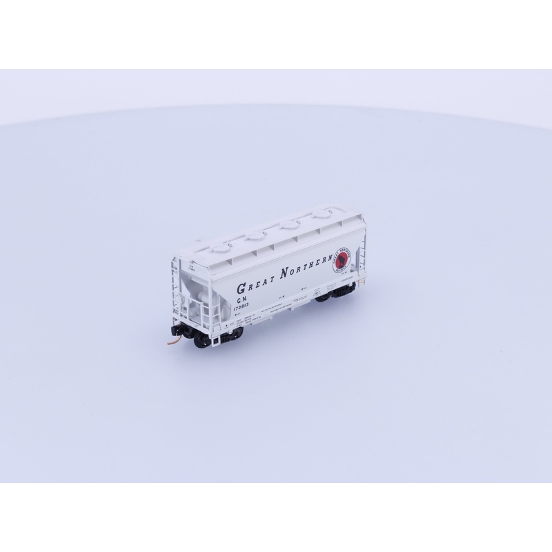 Micro Trains 92170 N Covered Hopper, 2-Bay, ACF Centerflow Great Northern (GN) 173813