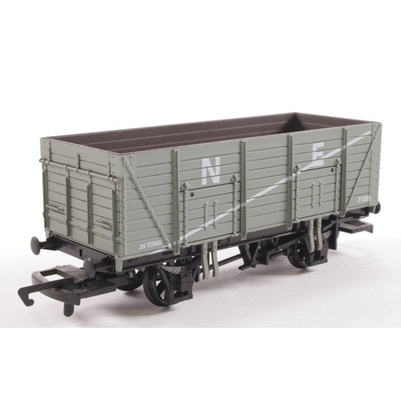 B266  DAPOL 9 Plank 20 Ton Wagon “NE” 31285 – Boxed