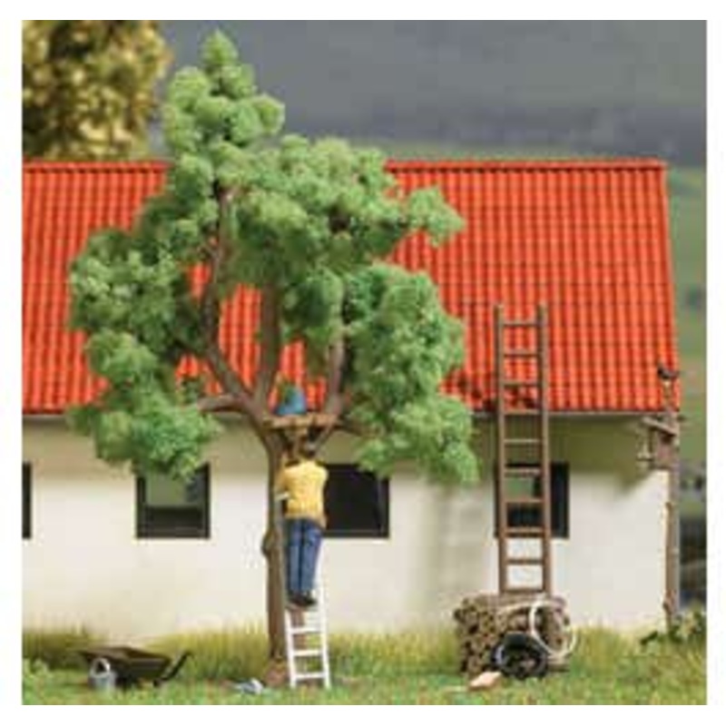 Busch 1834 HO Building a Treehouse – Action Set kit
