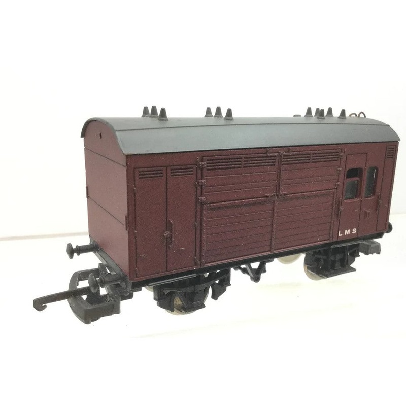 L305626 LIMA Horse box in LMS red – BOXED