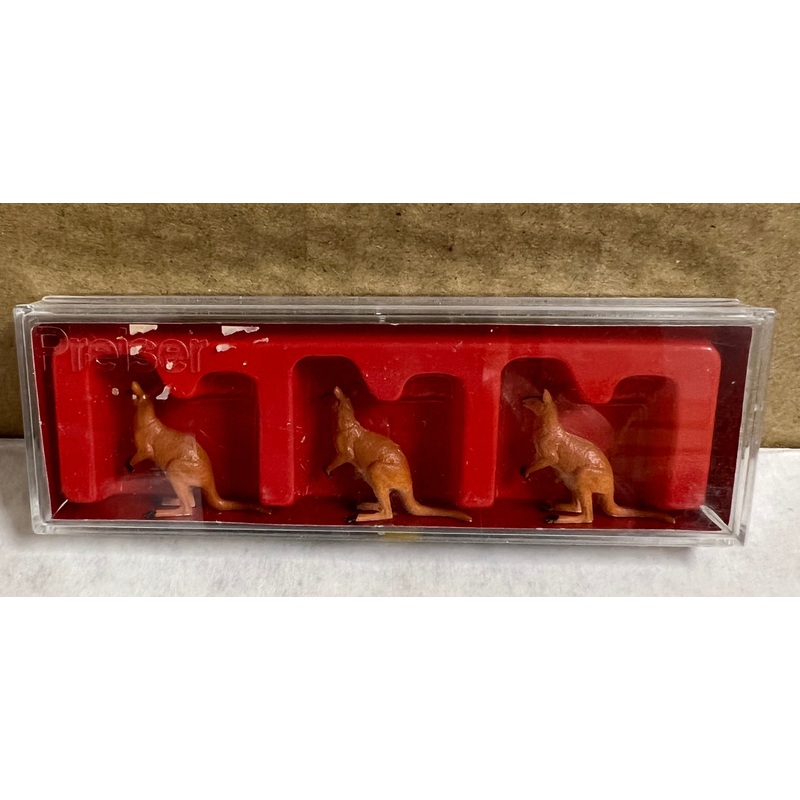 Preiser 20392 HO Scale  Kangaroos set of 3  SZ