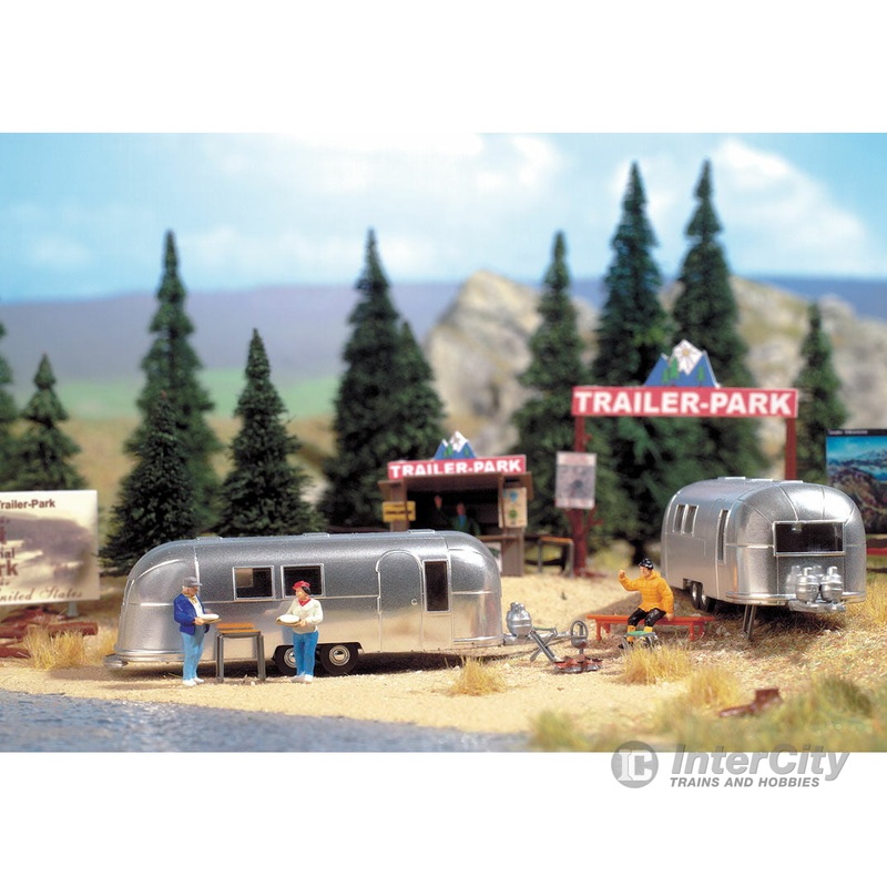 Walthers SceneMaster 2902 Camp Site with Two Trailers – Kit — Two Camping Trailers, Signs & Accessories