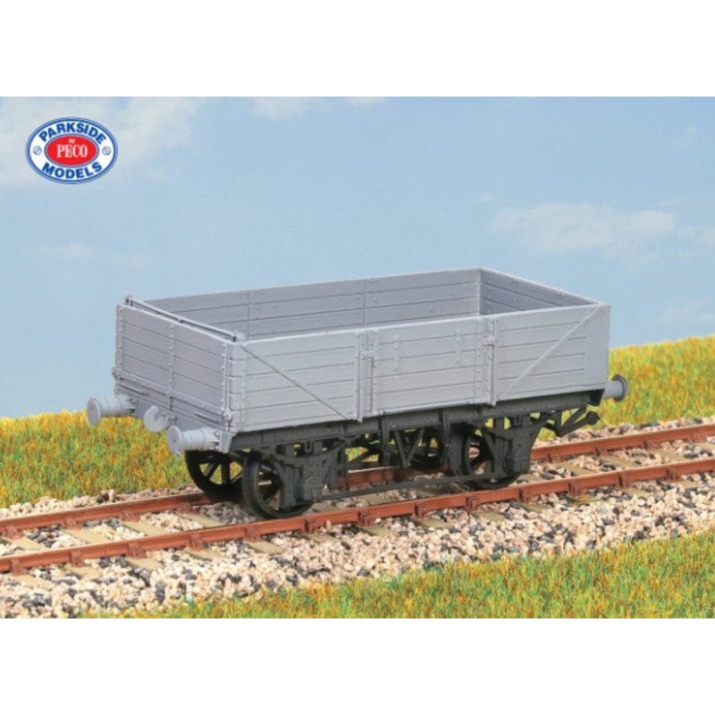 PC82 PARKSIDE GWR 12T China Clay Wagon Kit Dia 013 includes metal wheels with transfers