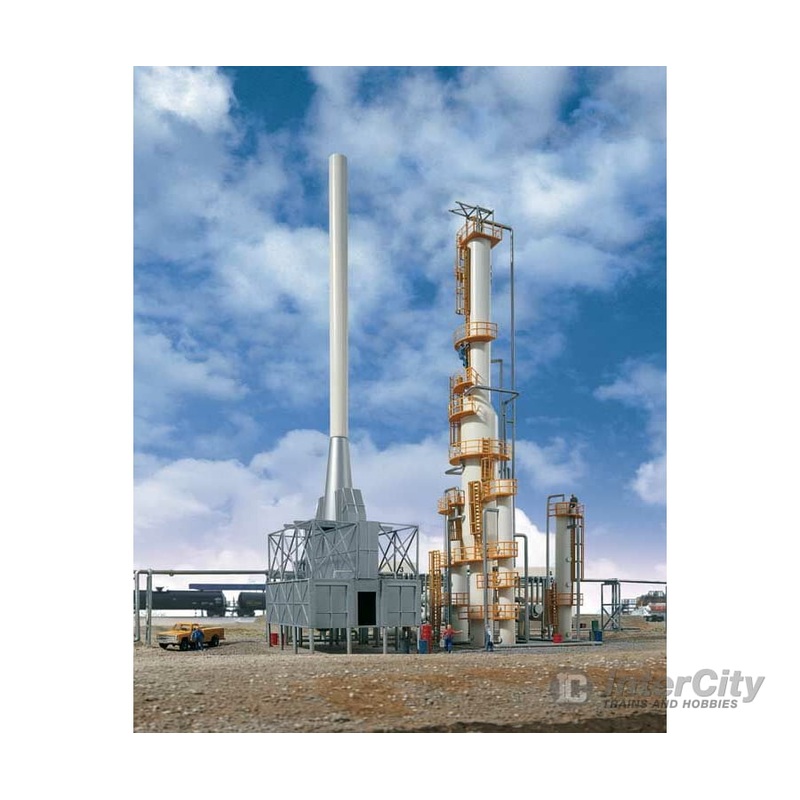 Walthers Cornerstone 3705 United Petroleum Refining — Kit – 13-1/2 x 8-1/4 x 15″ 34.3 x 21 x 38.1cm