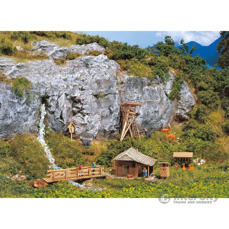 Faller 272532 N Lodge with raised hide