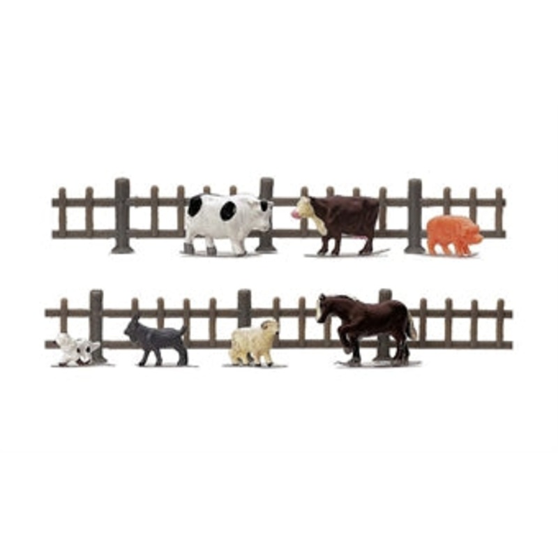 R7120 HORNBY  Farm animals and wooden fencing pack of 7 assorted