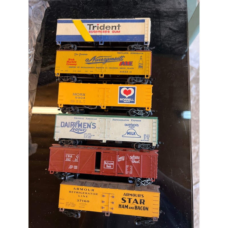 HO Bargain Car Random Reefers 6 car Pack Used Good