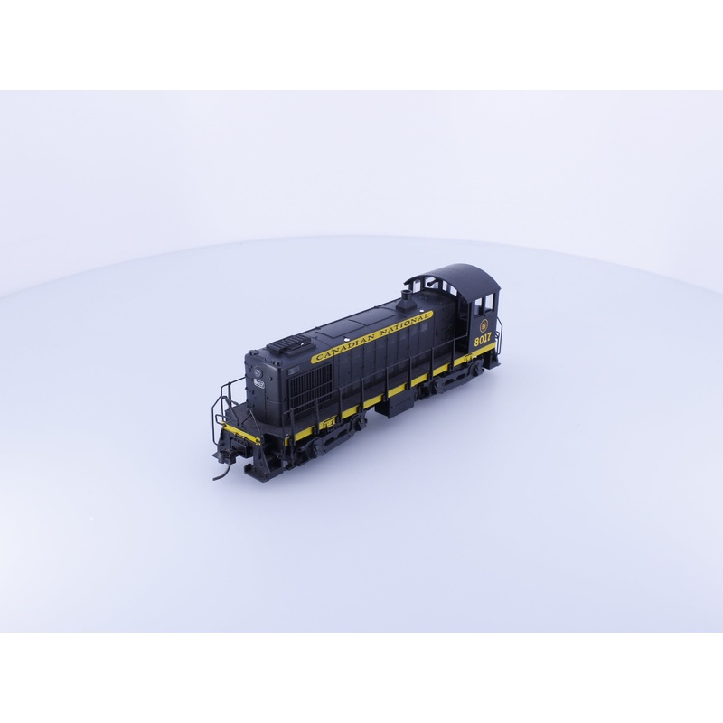 Atlas 8272 HO S-4 Diesel Locomotive Canadian National (CN) 8017 Analog DC