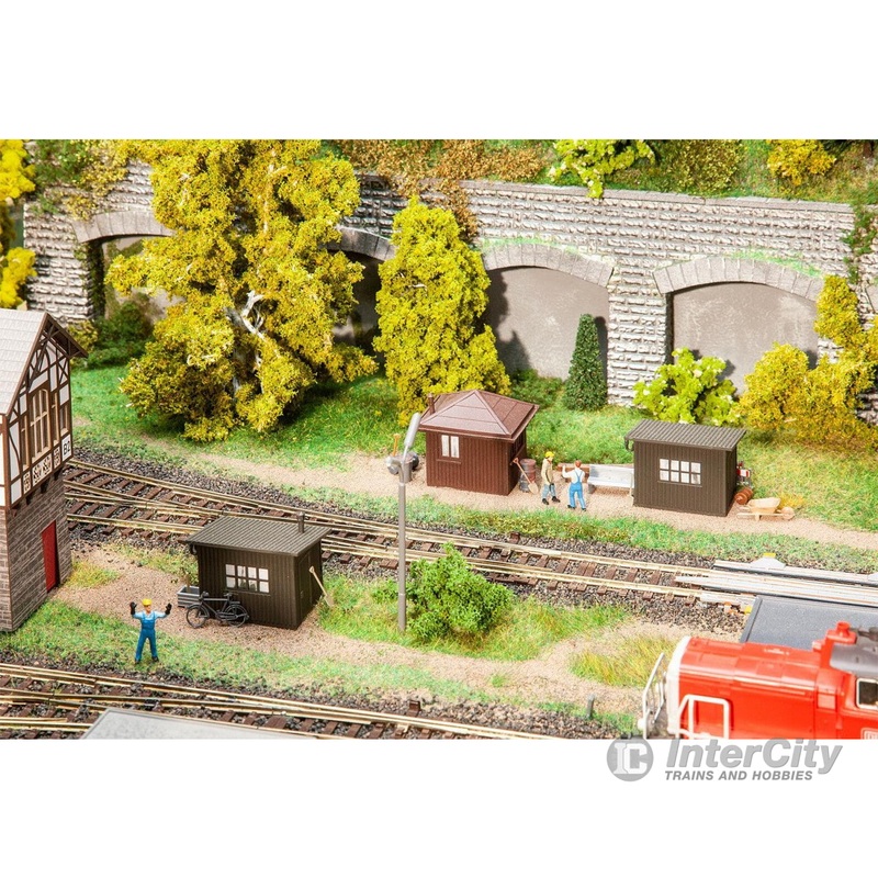 Faller 120272 HO Engine driver waiting shelter, 2 linemen