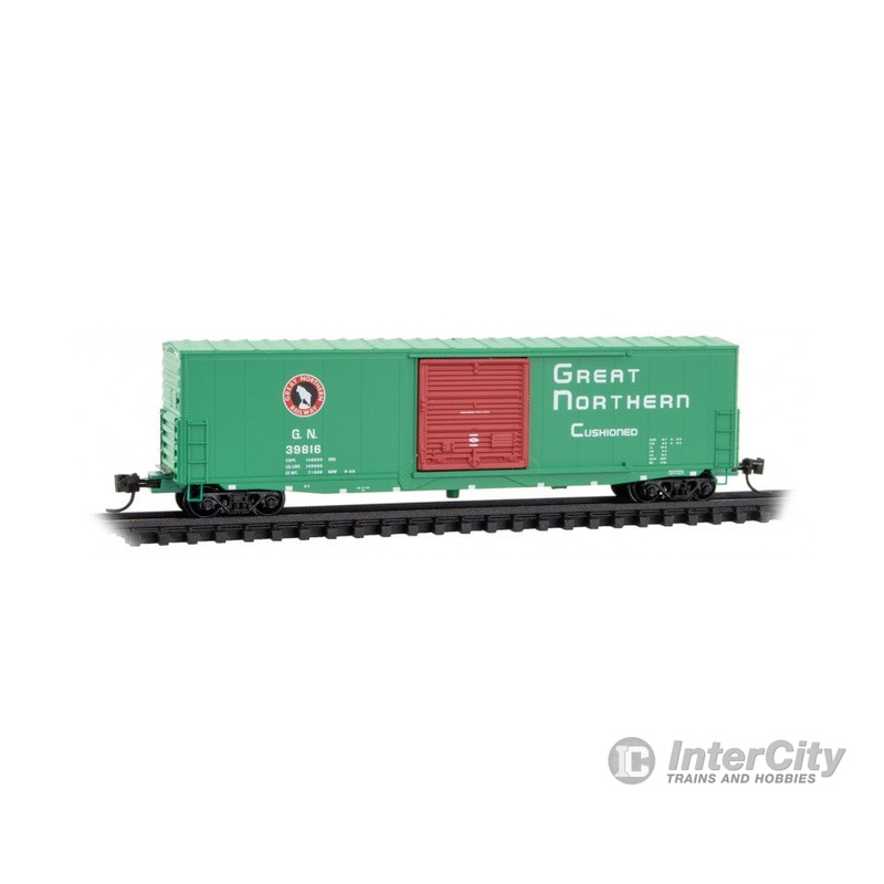 Micro Trains N 18000401 50′ Boxcar with 10′ Door, No Roofwalk, Short Ladders – Ready to Run — Great Northern #39816 (Jade Green, red, EB Style Lettering)